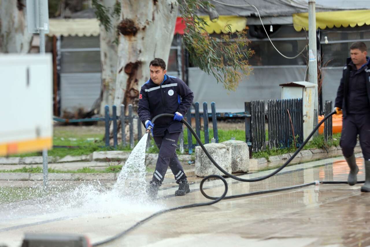 Köyceğiz’de Taşkın Temizliği: Büyükşehir Sahada 5